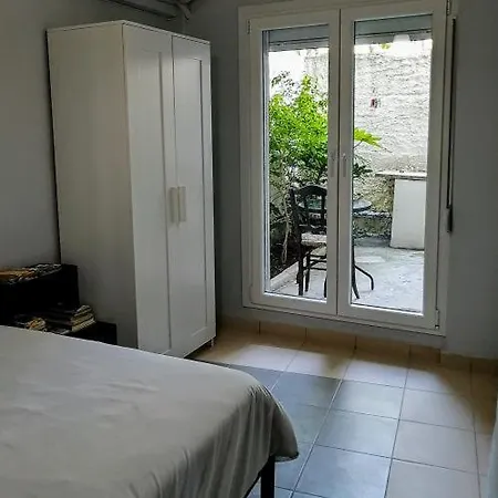 Roppas Nostos بيت ضيافة 3*