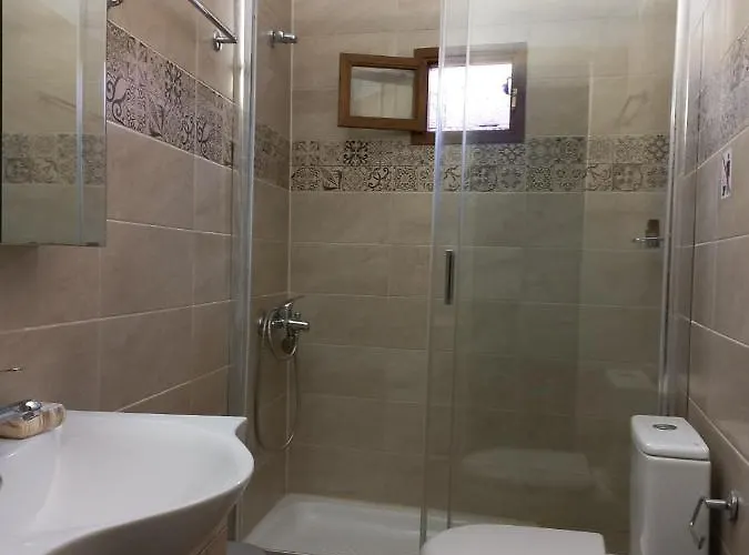 Pensjonat Roppas Nostos Kato Gatzea